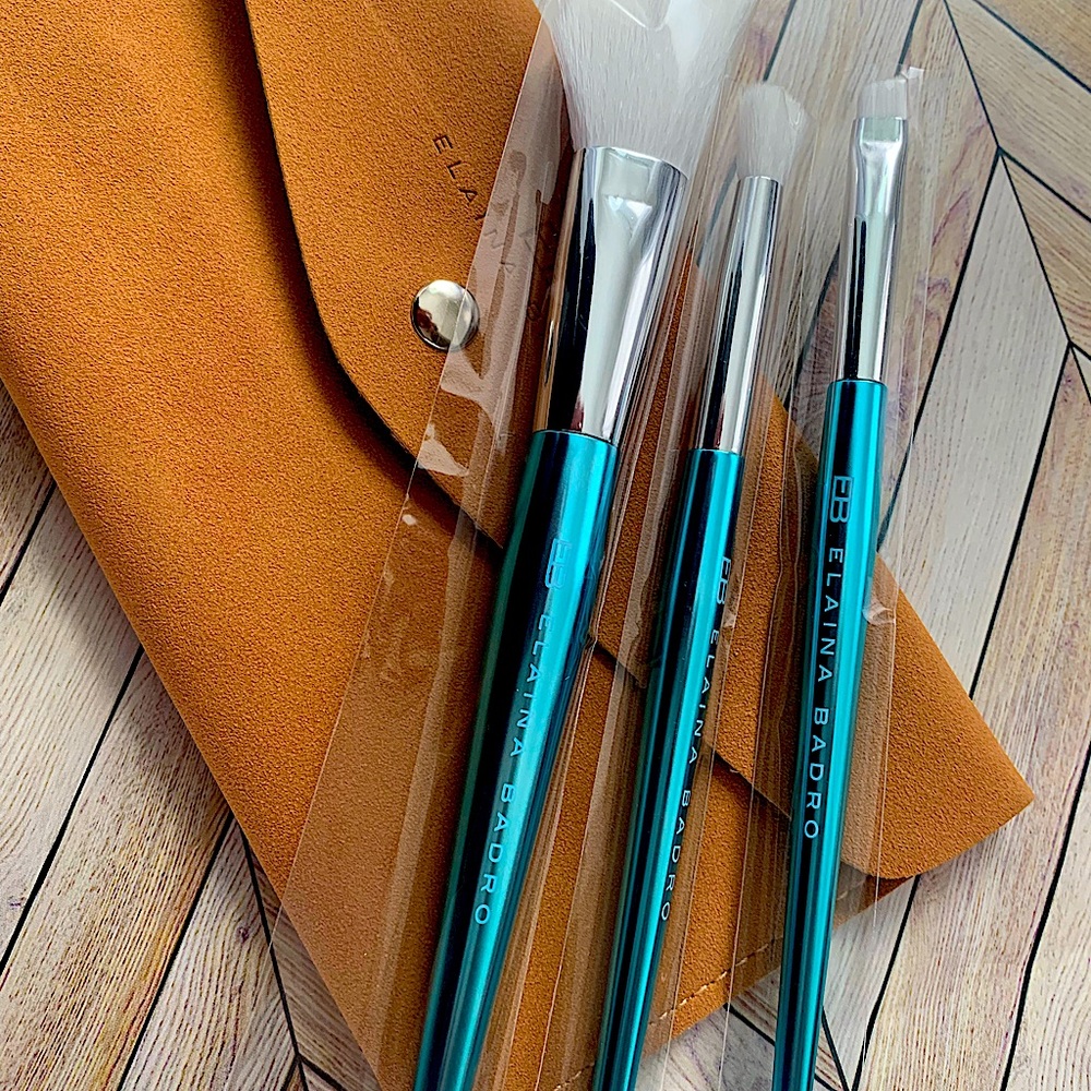 ELAINA BADRO BABYBLUES BRUSH SET